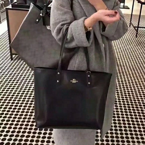 { Coach } Reversible Luxury City Tote - Picture 8 of 8